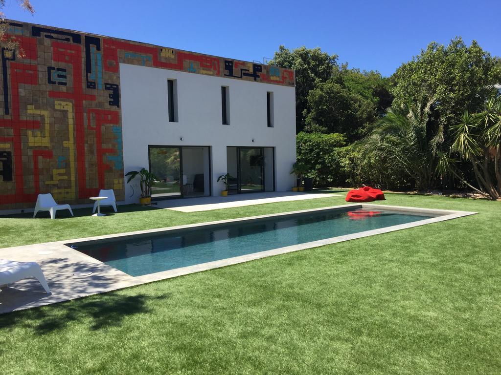 Le Cube Hotel Design A Hyeres Plage Avec Piscine Et Cuisine מראה חיצוני תמונה